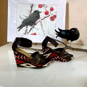 Chinese Laundry Wedges